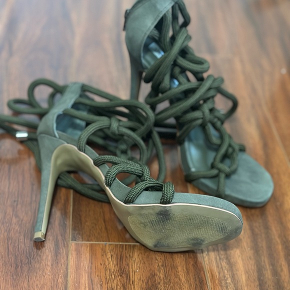 Steve Madden green heel - Picture 3 of 3
